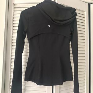 Lululemon Hooded Define Jacket *Nulu Black size 4 EUC